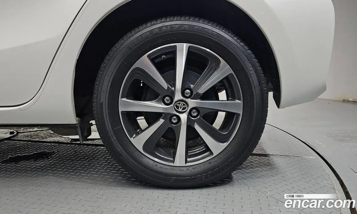 Toyota Prius 2019 1.5 автомат (гидро), фото 7 Toyota Prius 2019 1.5 автомат (гидро), фото 7