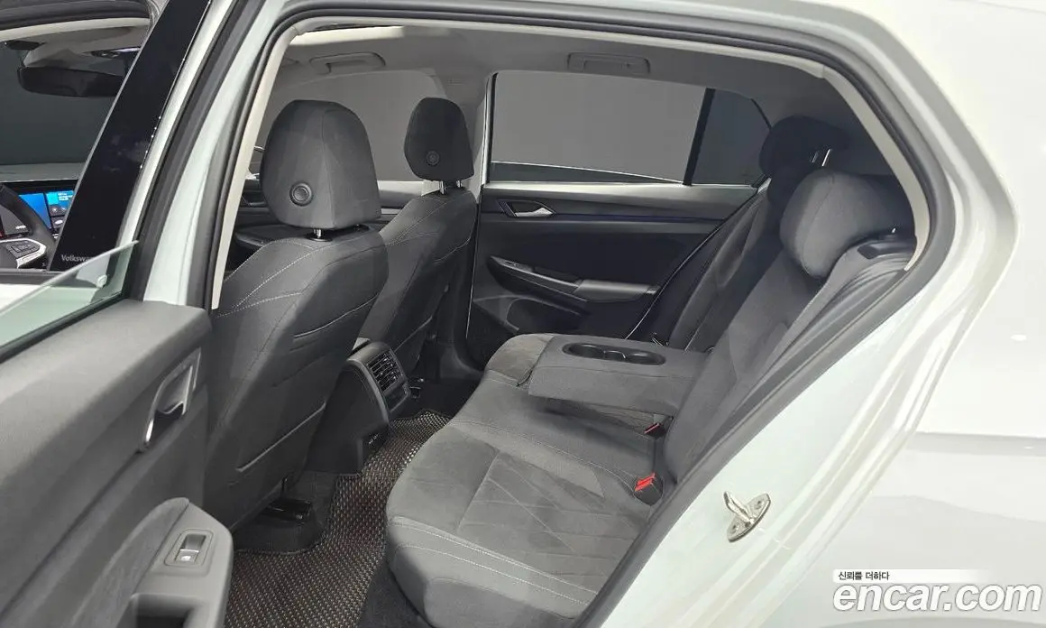 Volkswagen Golf 2024 2.0 автомат (гидро), фото 17 Volkswagen Golf 2024 2.0 автомат (гидро), фото 17