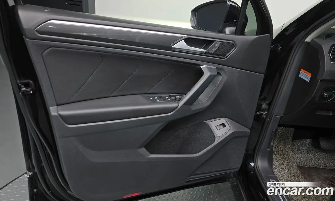 Volkswagen Tiguan 2020 2.0 автомат (гидро), фото 13