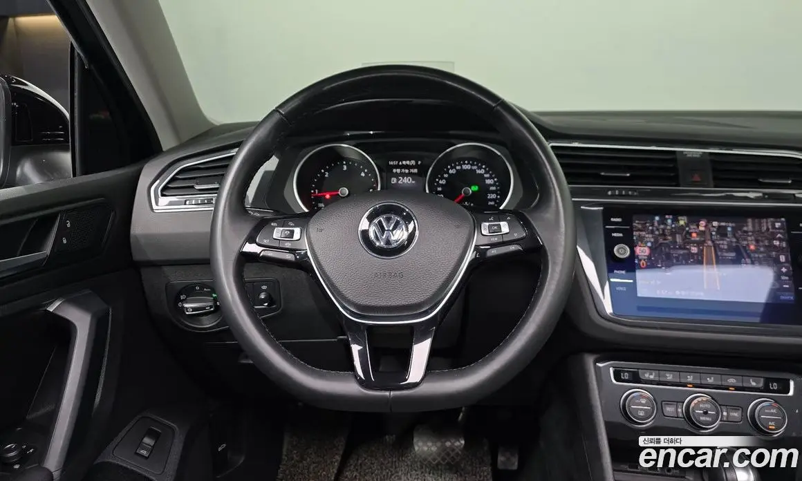 Volkswagen Tiguan 2020 2.0 автомат (гидро), фото 17
