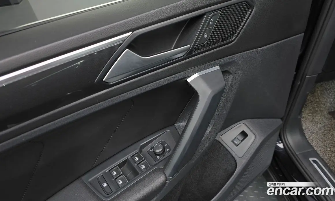Volkswagen Tiguan 2020 2.0 автомат (гидро), фото 20