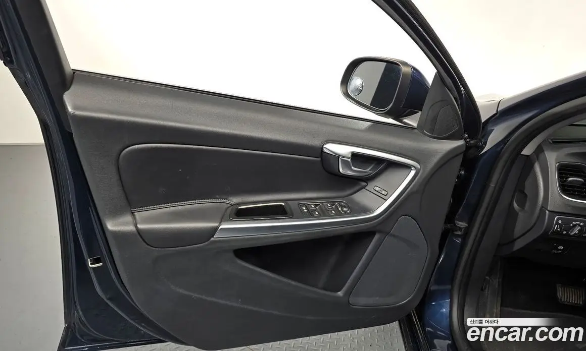 Volvo S60 2014 1.6 автомат (гидро), фото 13 Volvo S60 2014 1.6 автомат (гидро), фото 13