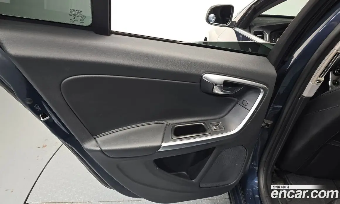 Volvo S60 2014 1.6 автомат (гидро), фото 14 Volvo S60 2014 1.6 автомат (гидро), фото 14