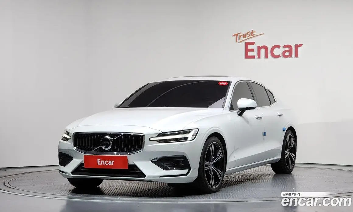 Volvo S60 2020 2.0 автомат (гидро), фото 1 Volvo S60 2020 2.0 автомат (гидро), фото 1