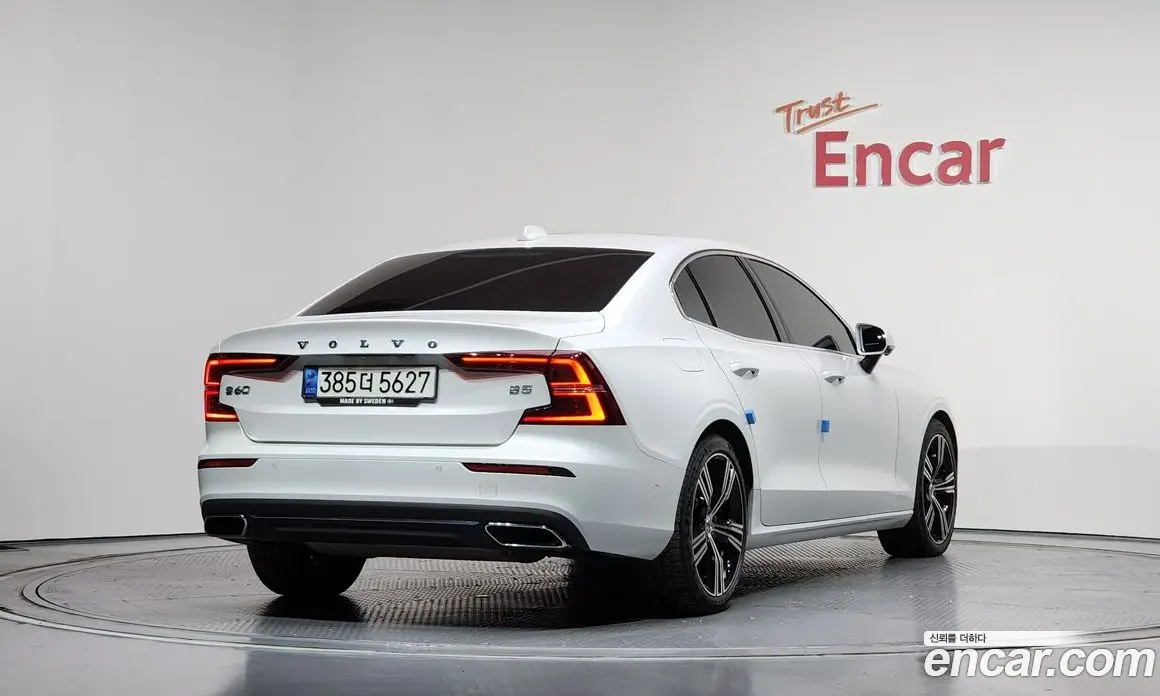 Volvo S60 2020 2.0 автомат (гидро), фото 2 Volvo S60 2020 2.0 автомат (гидро), фото 2