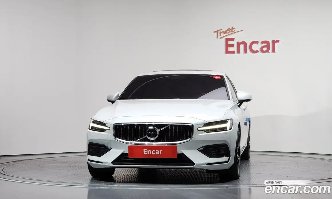 Volvo S60 2020 2.0 автомат (гидро), фото 3 Volvo S60 2020 2.0 автомат (гидро), фото 3
