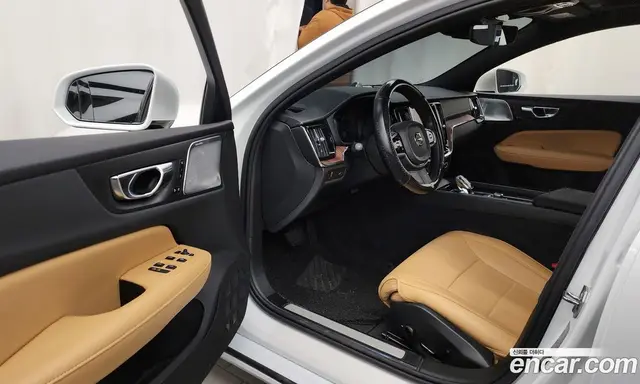Volvo S60 2020 2.0 автомат (гидро), миниатюра 10 Volvo S60 2020 2.0 автомат (гидро), миниатюра 10