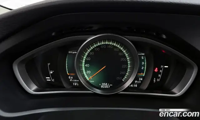 Volvo V40 2018 2.0 автомат (гидро), миниатюра 11 Volvo V40 2018 2.0 автомат (гидро), миниатюра 11