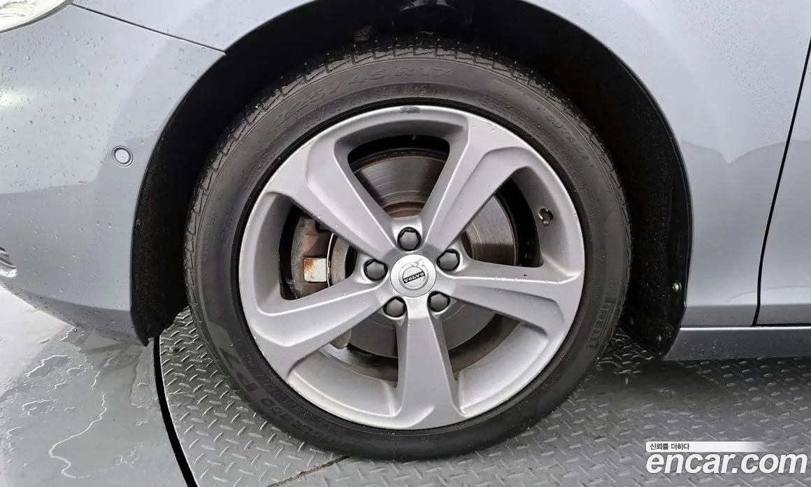 Volvo V40 2018 2.0 автомат (гидро), фото 5 Volvo V40 2018 2.0 автомат (гидро), фото 5