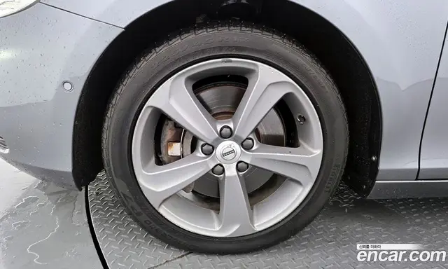 Volvo V40 2018 2.0 автомат (гидро), миниатюра 5 Volvo V40 2018 2.0 автомат (гидро), миниатюра 5