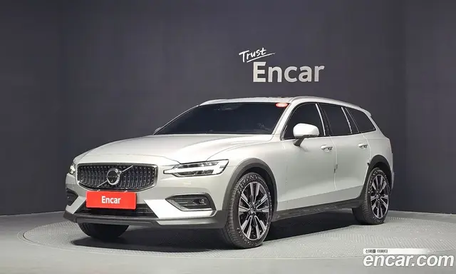 Volvo V60, 2024, 34 994 км