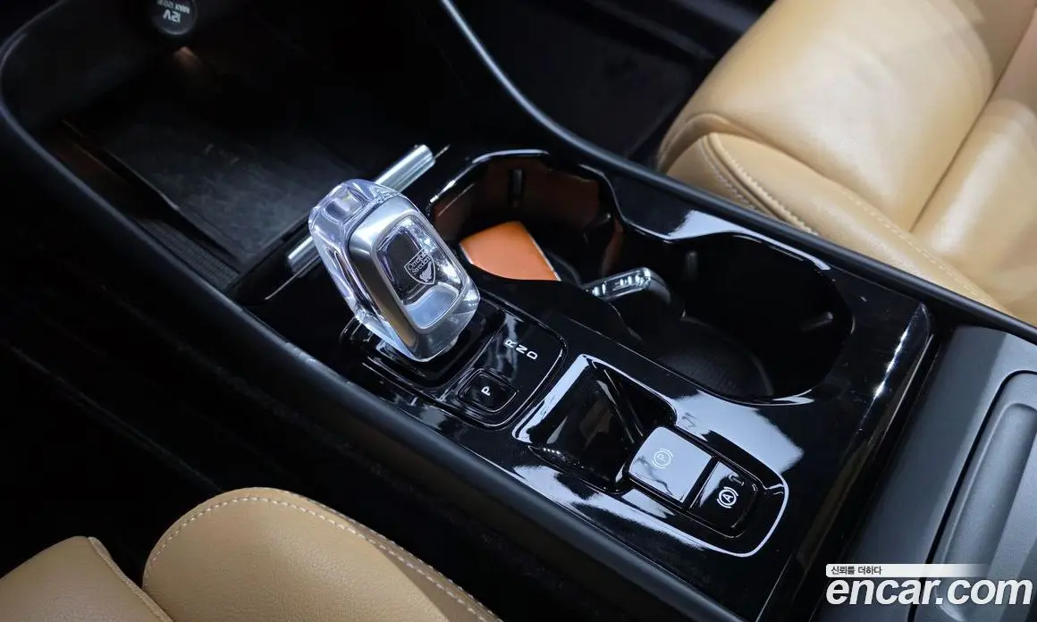 Volvo XC40 2020 2.0 автомат (гидро), фото 12 Volvo XC40 2020 2.0 автомат (гидро), фото 12
