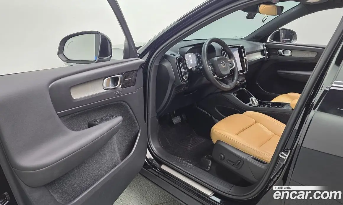 Volvo XC40 2020 2.0 автомат (гидро), фото 13 Volvo XC40 2020 2.0 автомат (гидро), фото 13