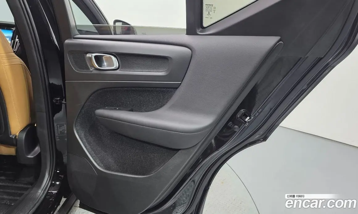 Volvo XC40 2020 2.0 автомат (гидро), фото 15 Volvo XC40 2020 2.0 автомат (гидро), фото 15