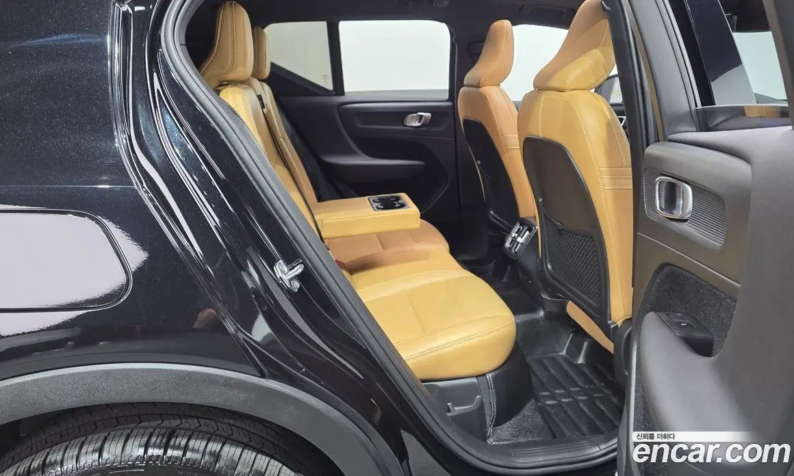 Volvo XC40 2020 2.0 автомат (гидро), фото 17 Volvo XC40 2020 2.0 автомат (гидро), фото 17