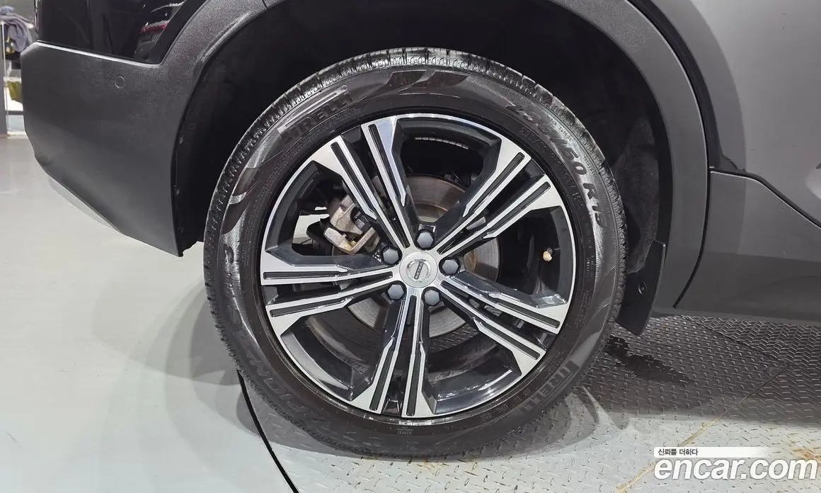 Volvo XC40 2020 2.0 автомат (гидро), фото 5 Volvo XC40 2020 2.0 автомат (гидро), фото 5
