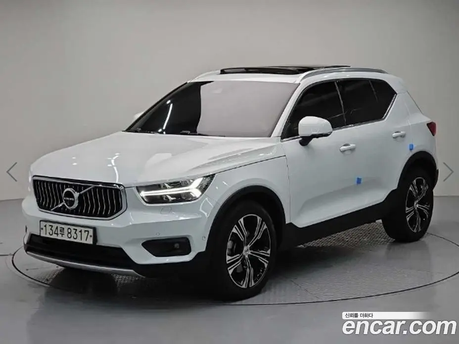 Volvo XC40 2020 2.0 автомат (гидро), фото 1 Volvo XC40 2020 2.0 автомат (гидро), фото 1