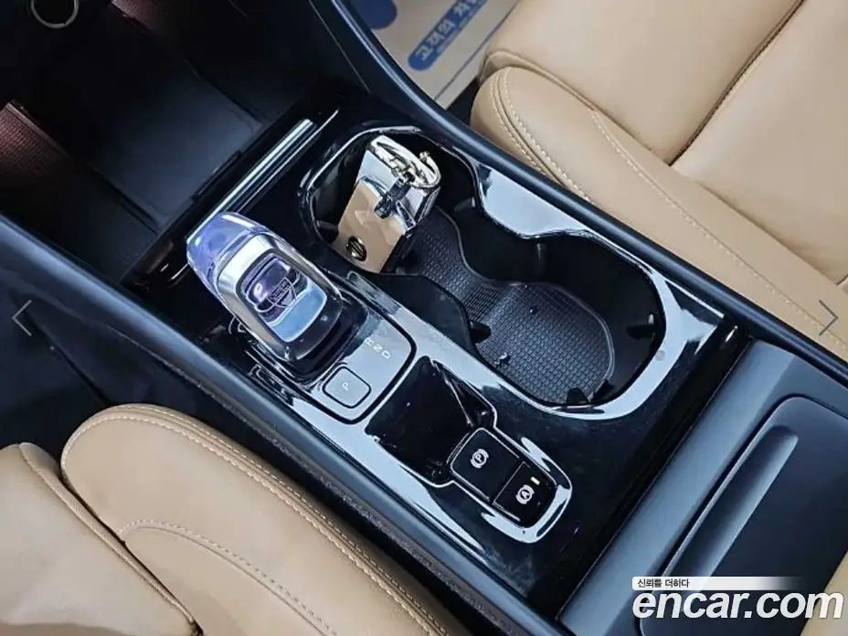 Volvo XC40 2020 2.0 автомат (гидро), фото 8 Volvo XC40 2020 2.0 автомат (гидро), фото 8