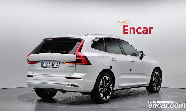Volvo XC60 2025 2.0 автомат (гидро), миниатюра 2 Volvo XC60 2025 2.0 автомат (гидро), миниатюра 2