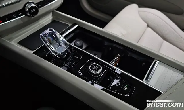 Volvo XC60 2025 2.0 автомат (гидро), миниатюра 12