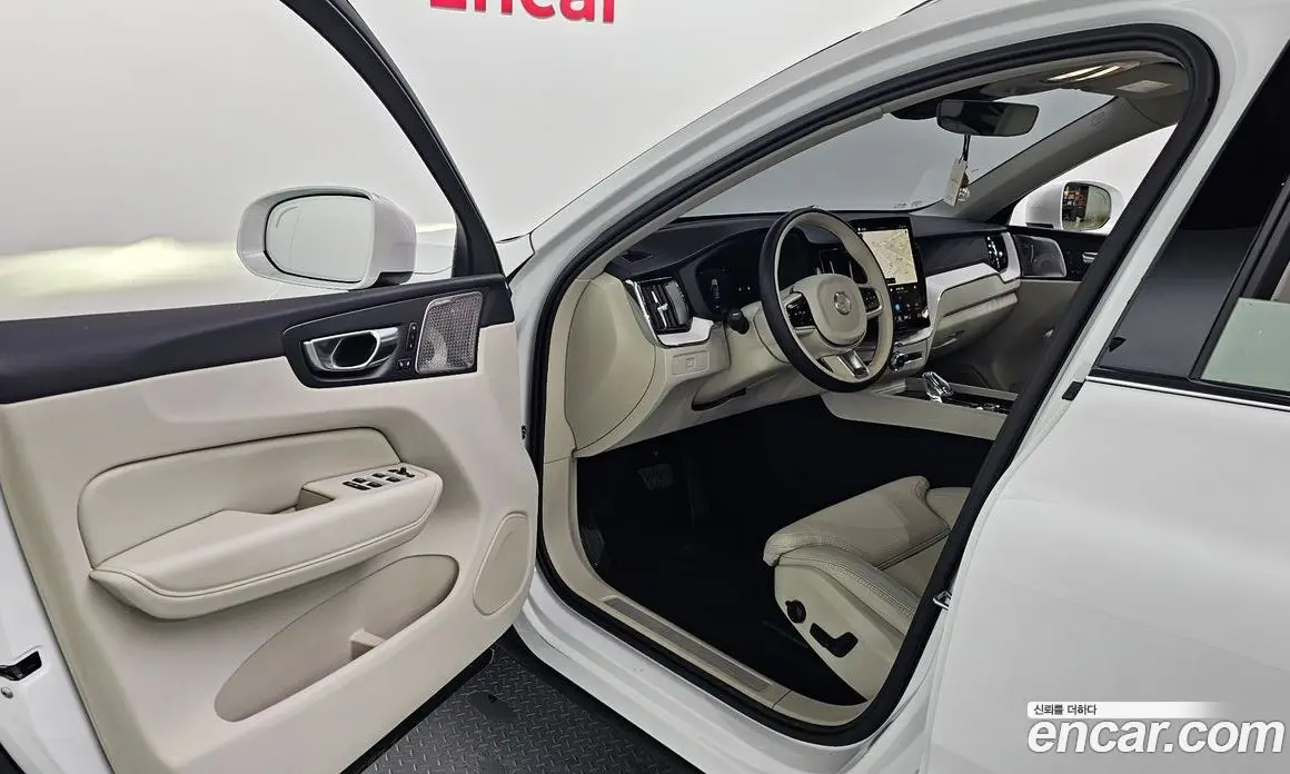Volvo XC60 2025 2.0 автомат (гидро), фото 16 Volvo XC60 2025 2.0 автомат (гидро), фото 16