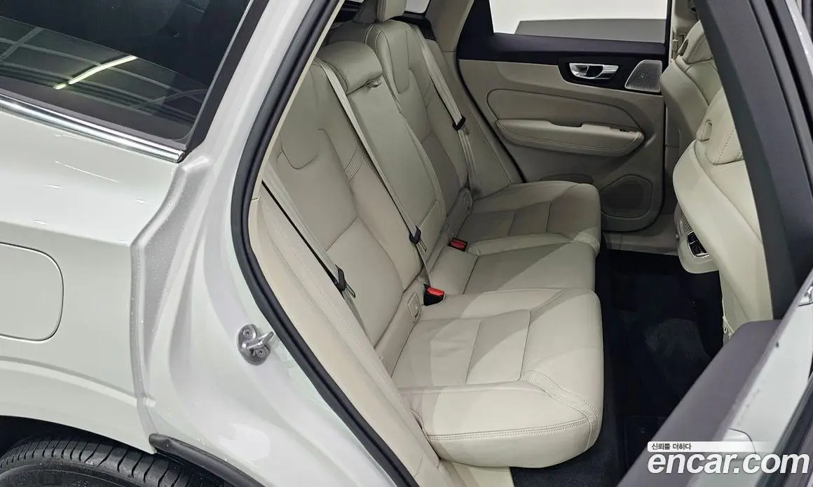 Volvo XC60 2025 2.0 автомат (гидро), фото 17 Volvo XC60 2025 2.0 автомат (гидро), фото 17