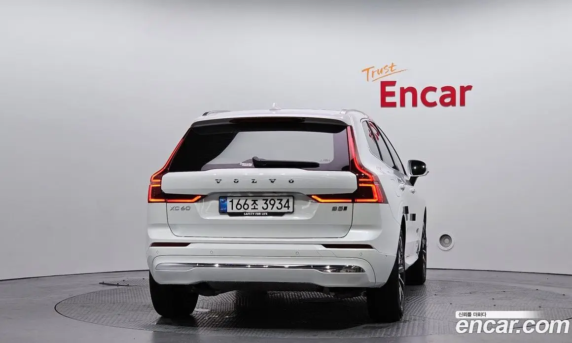 Volvo XC60 2025 2.0 автомат (гидро), фото 4 Volvo XC60 2025 2.0 автомат (гидро), фото 4
