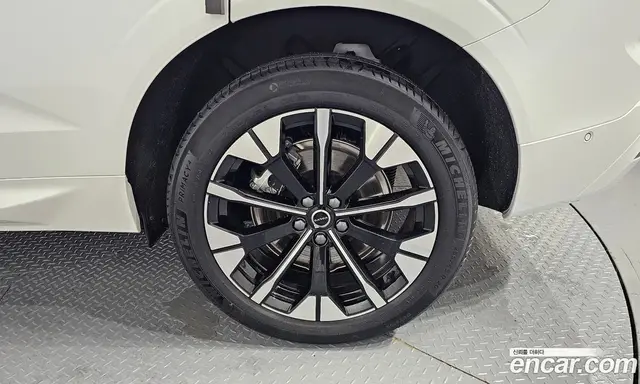 Volvo XC60 2025 2.0 автомат (гидро), миниатюра 7 Volvo XC60 2025 2.0 автомат (гидро), миниатюра 7