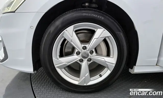 Audi A6 2020 2.0 автомат (гидро), миниатюра 5