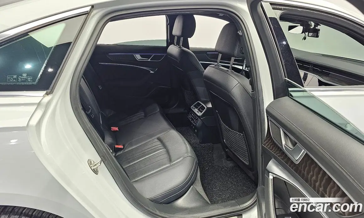Audi A6 2023 2.0 автомат (гидро), фото 18