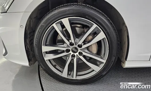 Audi A6 2023 2.0 автомат (гидро), миниатюра 5