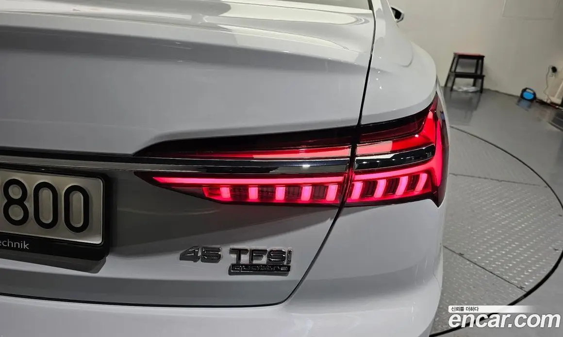 Audi A6 2023 2.0 автомат (гидро), фото 9