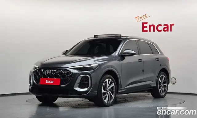 Audi Q5, 2025, 4 689 км