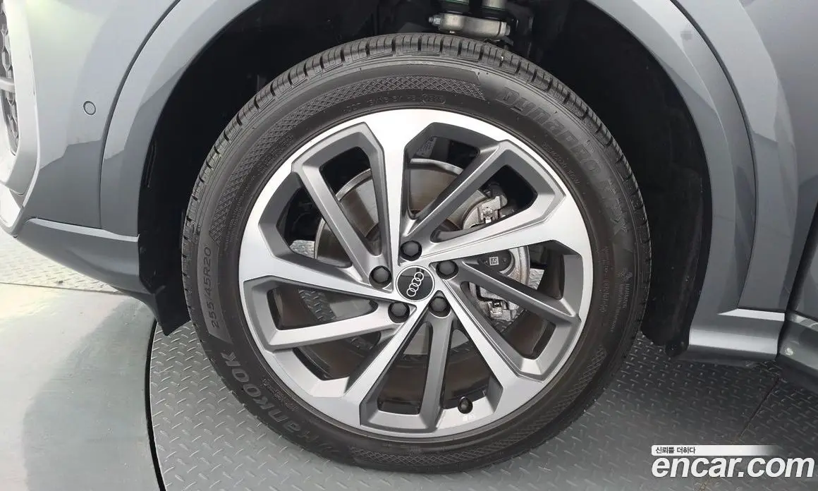 Audi Q5 2025 2.0 автомат (гидро), фото 5 Audi Q5 2025 2.0 автомат (гидро), фото 5