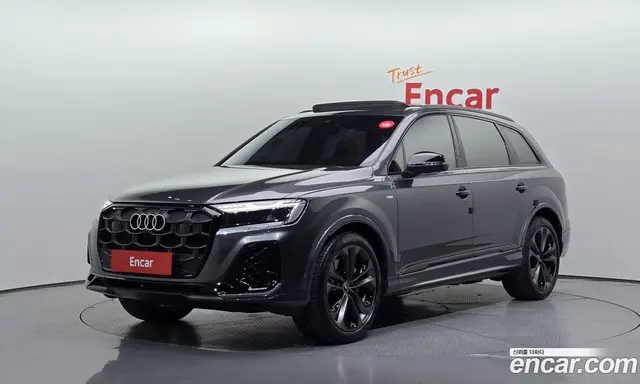 Audi Q7, 2025, 9 427 км