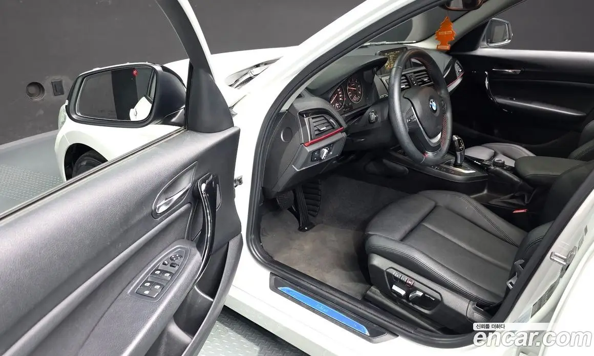 BMW 1 серия 2016 2.0 автомат (гидро), фото 12