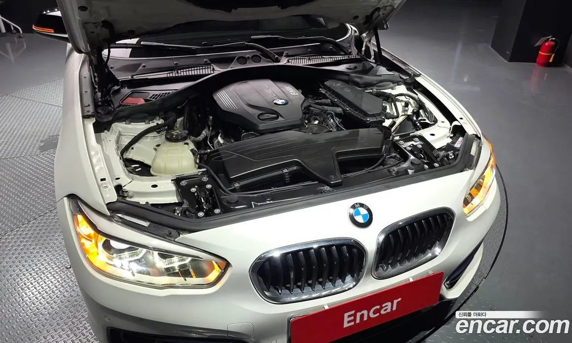 BMW 1 серия 2016 2.0 автомат (гидро), фото 5