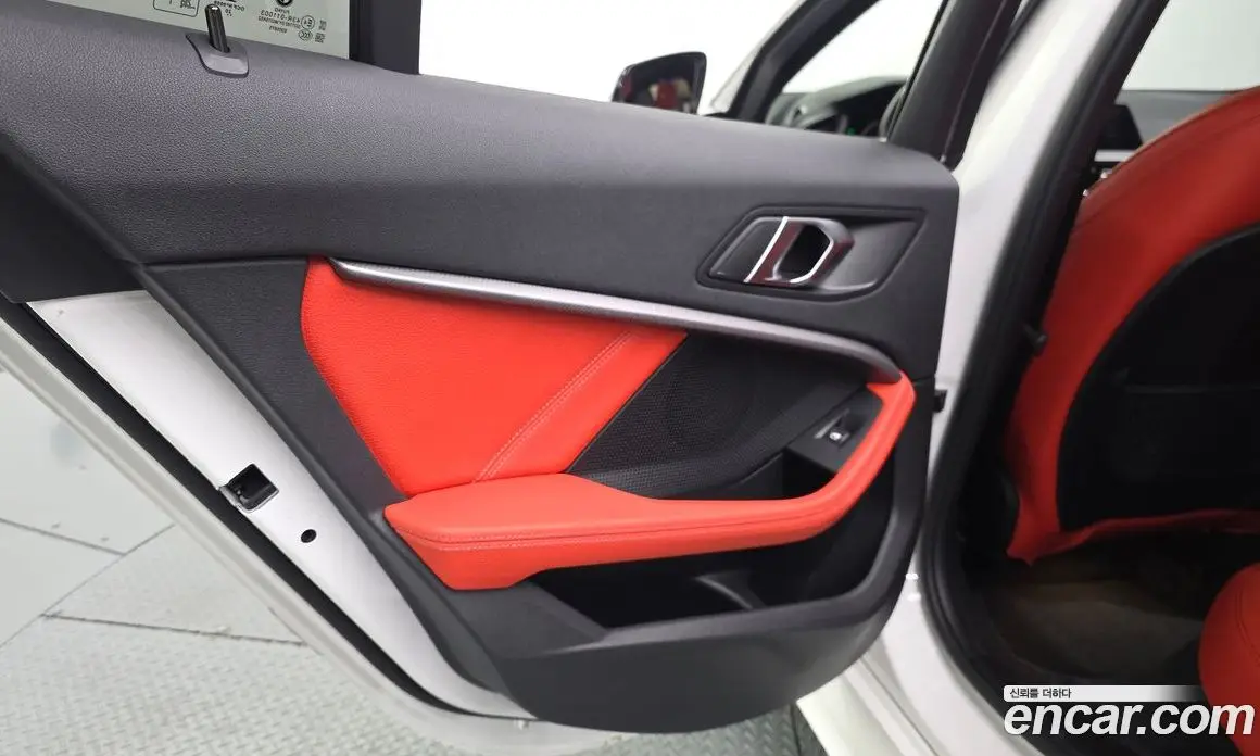 BMW 1 серия 2021 2.0 автомат (гидро), фото 15 BMW 1 серия 2021 2.0 автомат (гидро), фото 15