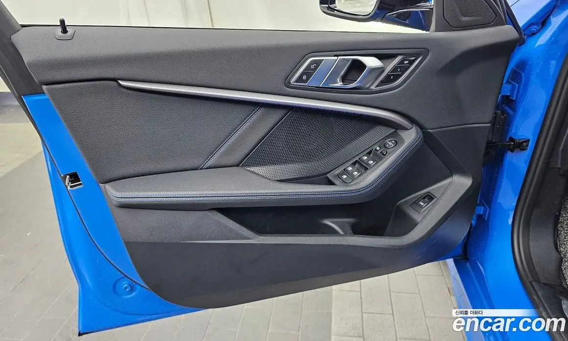 BMW 1 серия 2023 2.0 автомат (гидро), фото 14
