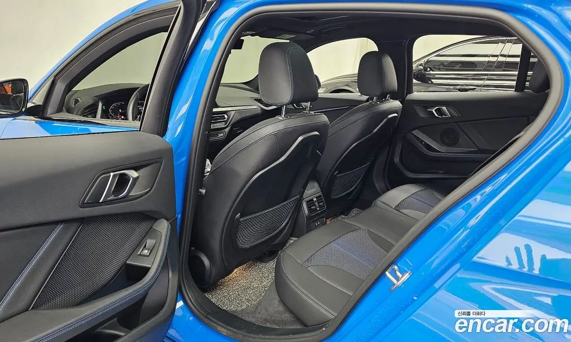 BMW 1 серия 2023 2.0 автомат (гидро), фото 16