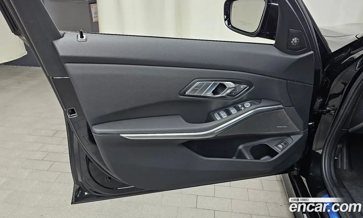 BMW 3 серия 2025 2.0 автомат (гидро), фото 13