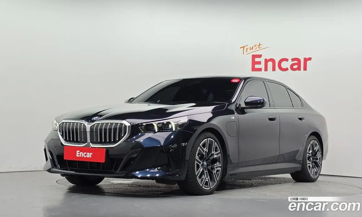 BMW 5 серия 2025 2.0 автомат (гидро), фото 1 BMW 5 серия 2025 2.0 автомат (гидро), фото 1