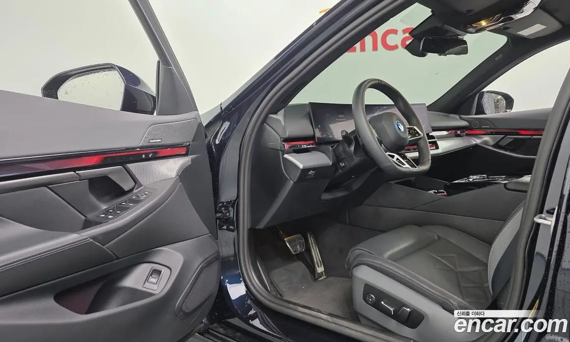 BMW 5 серия 2025 2.0 автомат (гидро), фото 16 BMW 5 серия 2025 2.0 автомат (гидро), фото 16