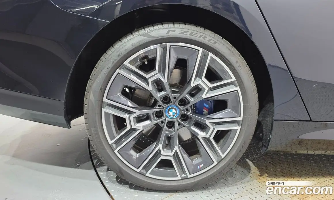 BMW 5 серия 2025 2.0 автомат (гидро), фото 5 BMW 5 серия 2025 2.0 автомат (гидро), фото 5