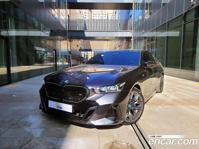 BMW 5 серия, 2025, 9 979 км