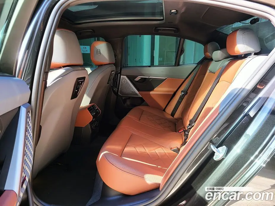 BMW 5 серия 2025 2.0 автомат (гидро), фото 16 BMW 5 серия 2025 2.0 автомат (гидро), фото 16