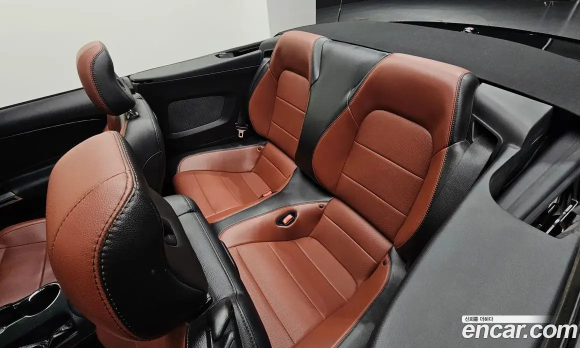 Ford Mustang 2017 2.3 автомат (гидро), фото 16