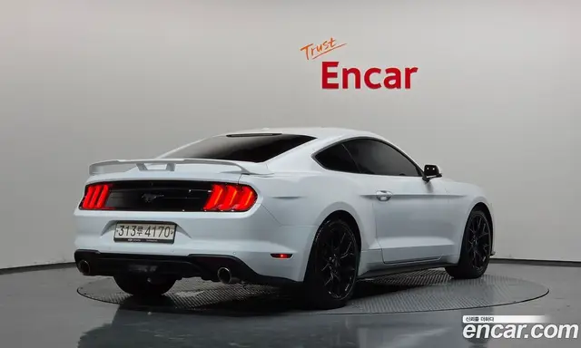 Ford Mustang 2018 2.3 автомат (гидро), миниатюра 2