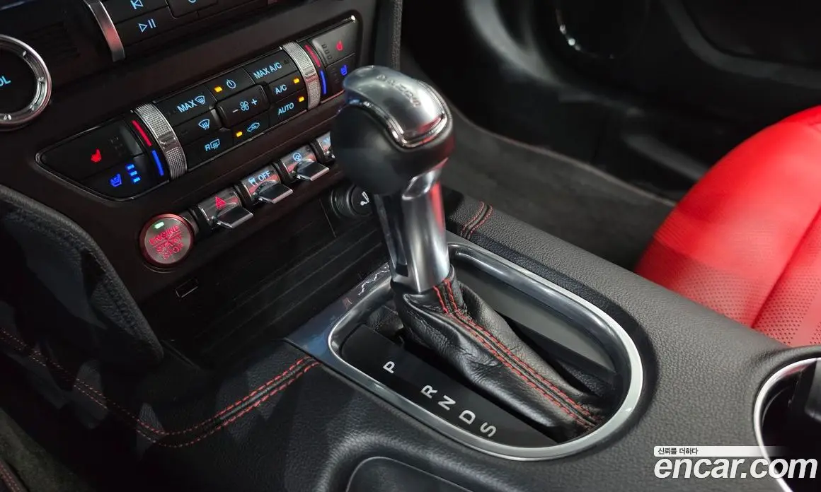 Ford Mustang 2018 2.3 автомат (гидро), фото 12