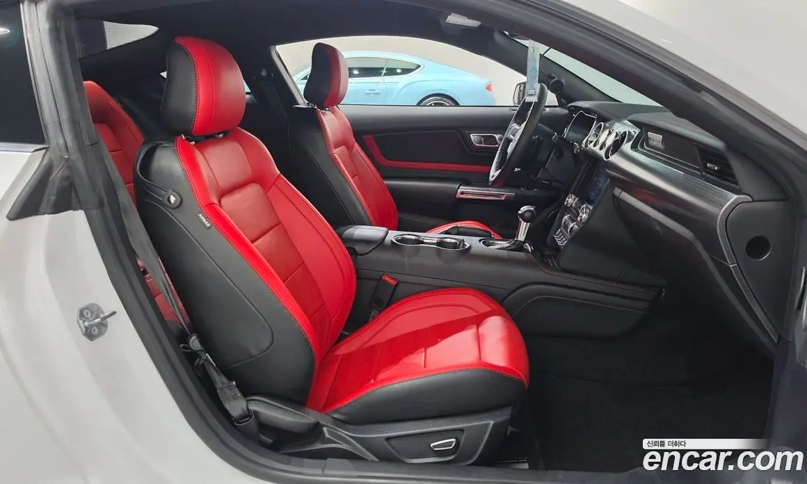 Ford Mustang 2018 2.3 автомат (гидро), фото 16